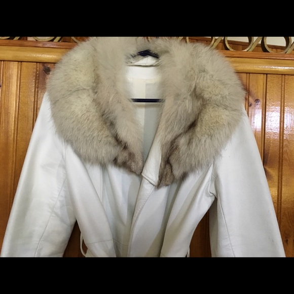 Jackets & Blazers - Genuine silver fox collar and genuine leather coat